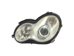 Optique avant principal gauche (feux)(phare) pour MERCEDES CLASSE C 203 PHASE 1 BREAK Optique avant principal gauche (feux)(phare) pour MERCEDES CLASSE C 203 PHASE 1 BREAK