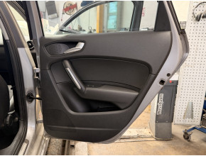 Panneau de porte arriere droit pour AUDI A1 1 SPORTBACK PHASE 1 Panneau de porte arriere droit pour AUDI A1 1 SPORTBACK PHASE 1