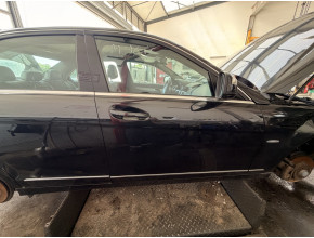 Porte avant droit pour MERCEDES CLASSE C 204 PHASE 1 Porte avant droit pour MERCEDES CLASSE C 204 PHASE 1