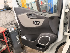 Panneau de porte avant gauche pour RENAULT TRAFIC 3 COURT PHASE 1 Panneau de porte avant gauche pour RENAULT TRAFIC 3 COURT PHASE 1