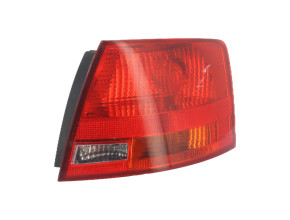 Feu arriere principal droit (feux) pour AUDI A4 2 AVANT PHASE 2 BREAK Feu arriere principal droit (feux) pour AUDI A4 2 AVANT PHASE 2 BREAK