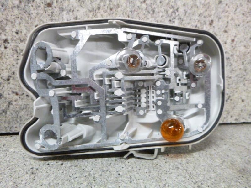Platine feu arriere droit pour AUDI A6 (C6)