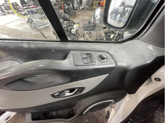 Vitre Avant Droit Renault Trafic 3 Court Phase 1 - Réf. 803009537R - Occasion Bon état - Garantie 12 Mois