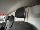 Appui tete avant pour RENAULT TRAFIC 3 COURT PHASE 1