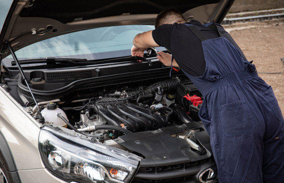 capot ouvert moteur diesel 