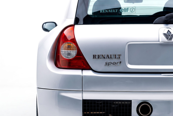 vue arrière gauche renault clio 2 rs 