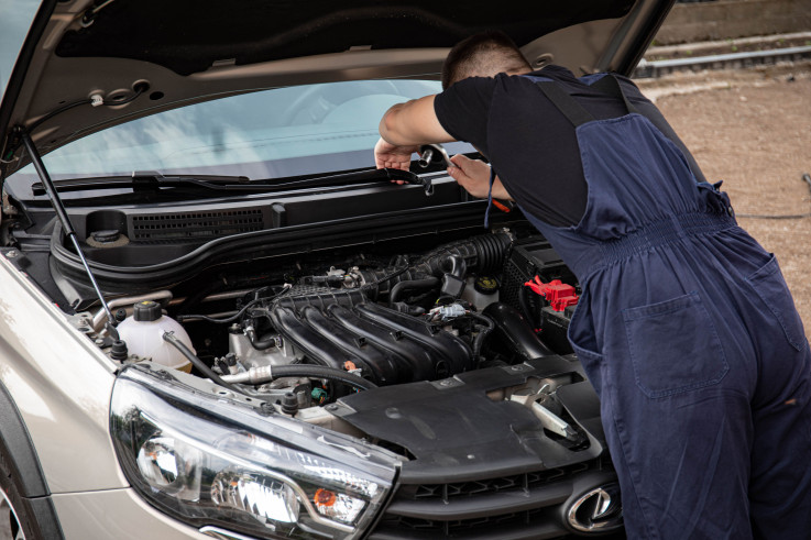 capot ouvert moteur diesel 