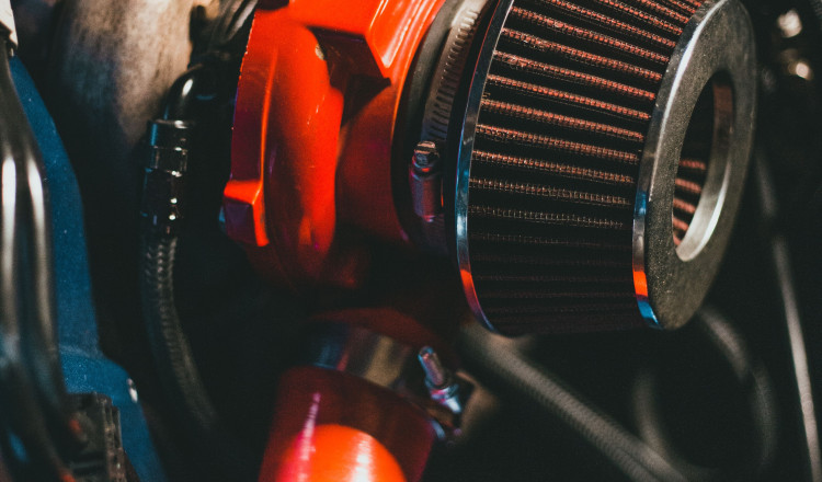 photo rapproché d'un turbo compresseur 